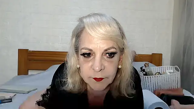 Snapshot of awild_kitten chatting on June 16, 2026, 9:23 am awild kitten online show from June 16, 2026, 9:23 am