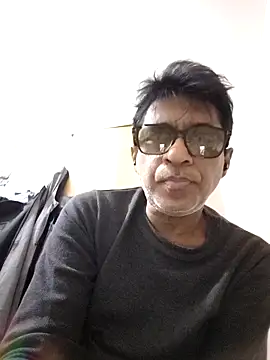 iamkahn 44 online show from December 18, 2025, 7:09 pm