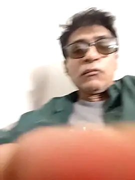 iamkahn 44 online show from February 11, 2026, 5:40 pm