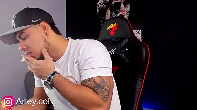 Dimitri Colleman online show from December 5, 2024, 4:23 pm