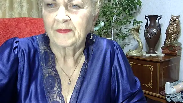 Emma52610 online show from January 31, 2025, 12:18 pm