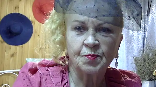 Emma52610 online show from October 21, 2025, 11:22 am