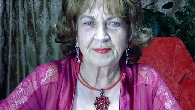 Emma52610 online show from April 8, 2026, 5:13 pm