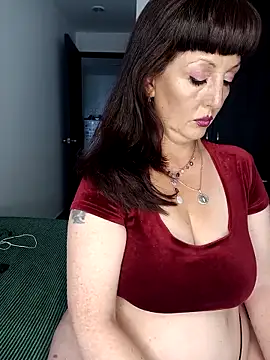 FireWoman online show from February 15, 2026, 5:31 pm