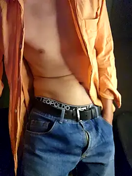 Snapshot of flaco317 chatting on November 15, 2025, 6:33 am flaco317 online show from November 15, 2025, 6:33 am