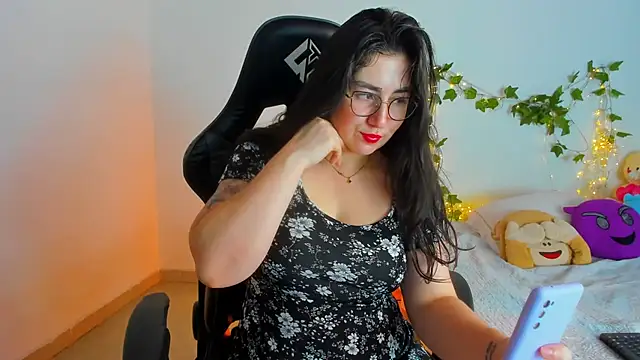 Susan Foxx online show from April 14, 2026, 6:03 pm