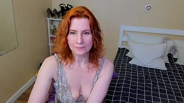 FoxySophia online show from November 25, 2025, 1:05 am