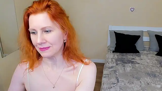 Snapshot of FoxySophia chatting on February 13, 2026, 4:25 pm FoxySophia online show from February 13, 2026, 4:25 pm