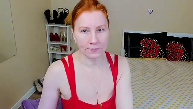 Snapshot of FoxySophia chatting on March 25, 2026, 7:03 am FoxySophia online show from March 25, 2026, 7:03 am