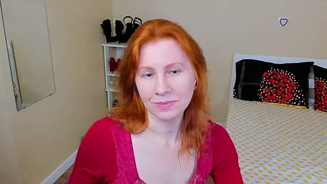 Snapshot of FoxySophia chatting on March 27, 2026, 2:39 am FoxySophia online show from March 27, 2026, 2:39 am