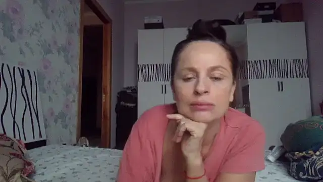 LindaStarS online show from November 28, 2025, 12:41 pm