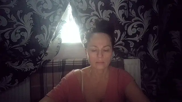 LindaStarS online show from November 30, 2025, 7:34 am