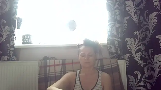 LindaStarS online show from March 26, 2026, 5:13 am