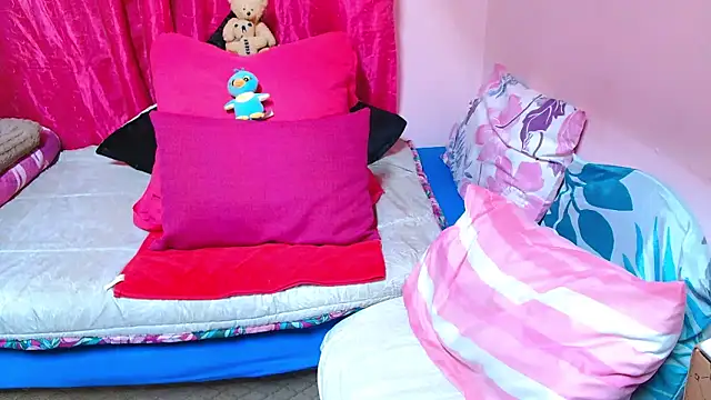 SLUTTYROXY online show from January 12, 2026, 4:56 pm