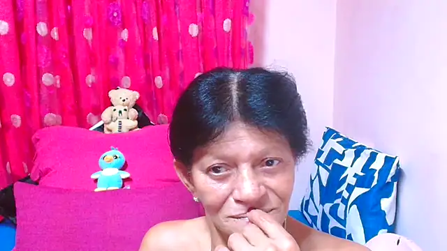 SLUTTYROXY online show from March 5, 2026, 6:04 pm