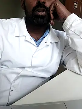 Snapshot of honeyboy4aunty chatting on March 22, 2025, 6:00 am honeyboy4aunty online show from March 22, 2025, 6:00 am