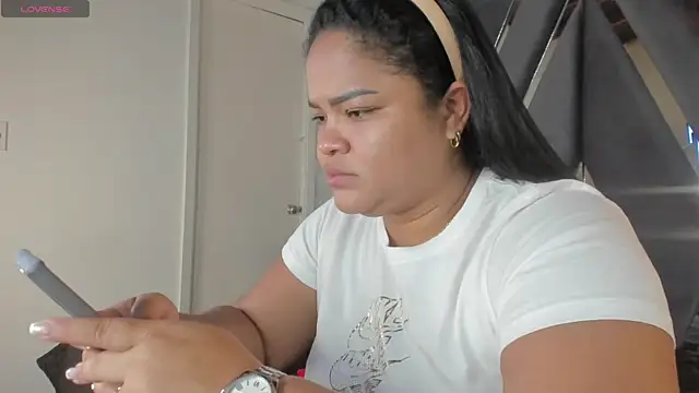 moonsweet1 online show from February 28, 2025, 7:03 pm