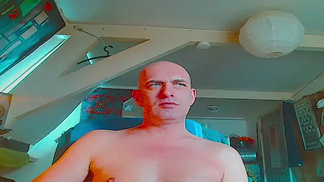 maxhard77 online show from November 30, 2025, 10:52 am