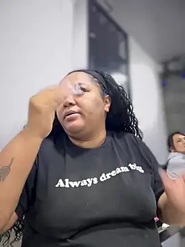 yanza2002 online show from January 9, 2025, 10:52 pm