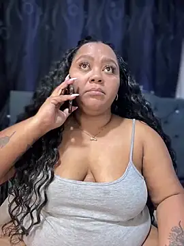 yanza2002 online show from January 14, 2025, 2:29 am