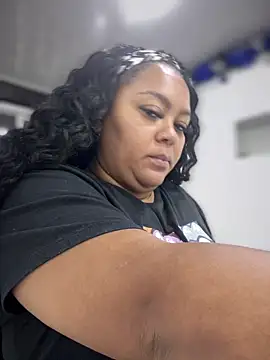 yanza2002 online show from February 7, 2025, 11:34 pm