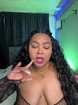 yanza2002 online show from April 11, 2026, 10:58 pm