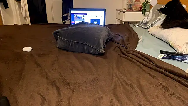 victoria97 online show from January 7, 2025, 7:59 pm