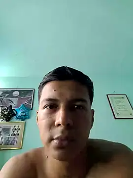 Snapshot of morenito420 chatting on August 3, 2026, 3:16 pm morenito420 online show from August 3, 2026, 3:16 pm