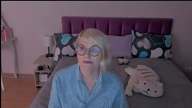 sabrinamacmarren online show from February 23, 2025, 3:51 pm