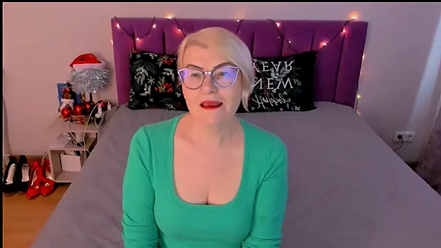 sabrinamacmarren online show from January 11, 2026, 9:03 am