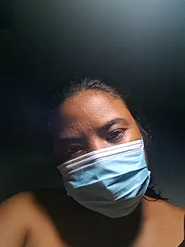 Snapshot of Artinah22 chatting on March 2, 2026, 9:32 pm Artinah22 online show from March 2, 2026, 9:32 pm