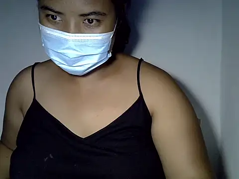 Snapshot of Artinah22 chatting on March 3, 2026, 10:15 pm Artinah22 online show from March 3, 2026, 10:15 pm