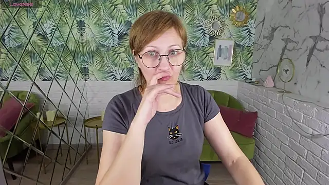 Paris Cherry online show from March 8, 2025, 8:03 pm