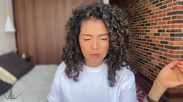 Snapshot of illaroom chatting on December 5, 2024, 8:33 pm illaroom online show from December 5, 2024, 8:33 pm