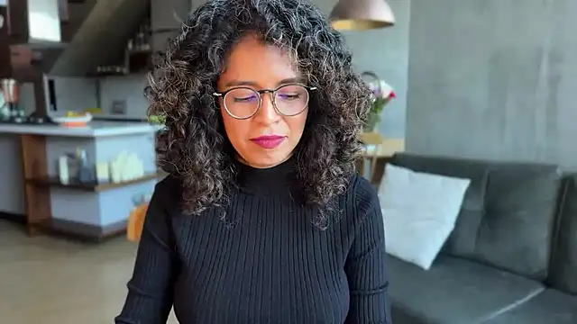 Snapshot of illaroom chatting on February 19, 2025, 10:31 pm illaroom online show from February 19, 2025, 10:31 pm