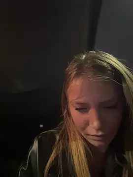 AnastasiaAniess online show from November 15, 2025, 6:04 pm