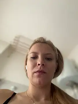 Snapshot of AnastasiaAniess chatting on February 28, 2026, 10:27 am AnastasiaAniess online show from February 28, 2026, 10:27 am