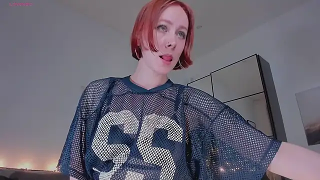 Snapshot of LilianKroft chatting on June 18, 2026, 12:31 pm LilianKroft online show from June 18, 2026, 12:31 pm