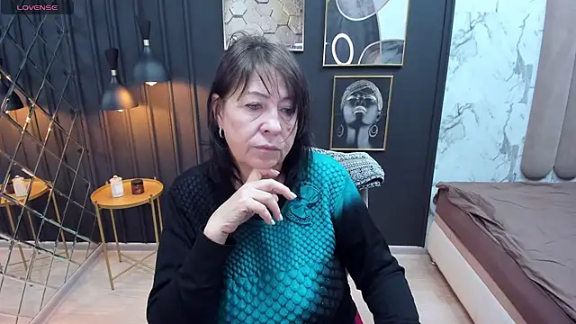 LindaPassionate online show from December 6, 2024, 5:20 am