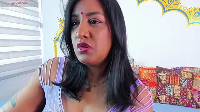 LadyNahir online show from March 25, 2026, 5:02 am