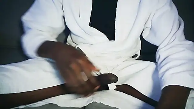 Snapshot of Blo95 chatting on February 11, 2026, 7:35 am Blo95 online show from February 11, 2026, 7:35 am