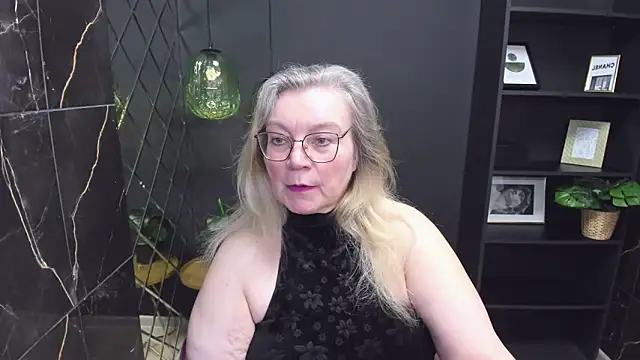 NataliMellow online show from February 8, 2025, 1:11 pm