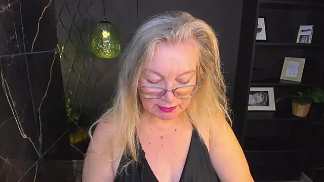 NataliMellow online show from October 27, 2025, 1:15 pm