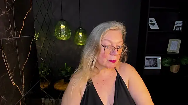 NataliMellow online show from November 21, 2025, 1:21 pm