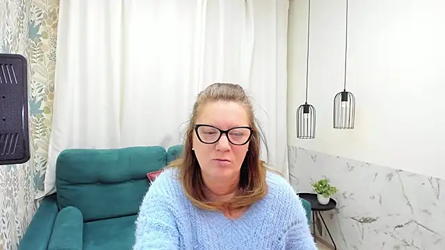 LeaPure online show from February 21, 2026, 5:08 am