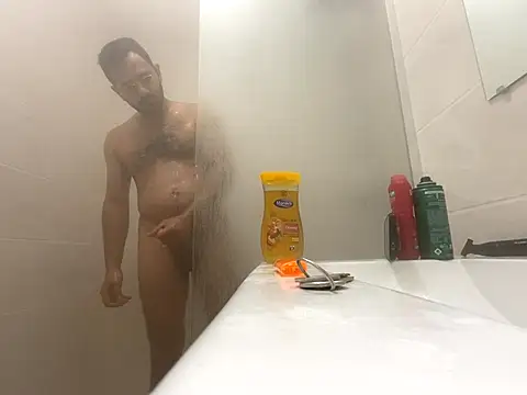 Snapshot of Enderson007 chatting on October 28, 2025, 11:03 am Enderson007 online show from October 28, 2025, 11:03 am