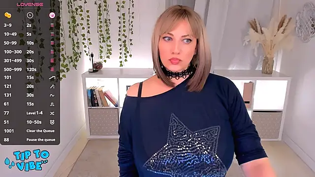 Snapshot of JillSpacey chatting on March 9, 2025, 10:41 pm JillSpacey online show from March 9, 2025, 10:41 pm