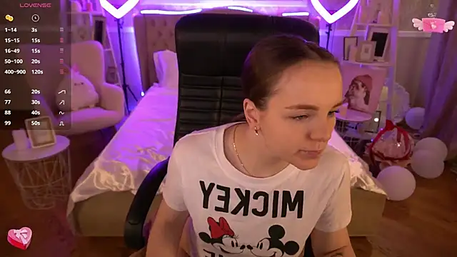 FoxyShy online show from March 5, 2025, 12:55 pm