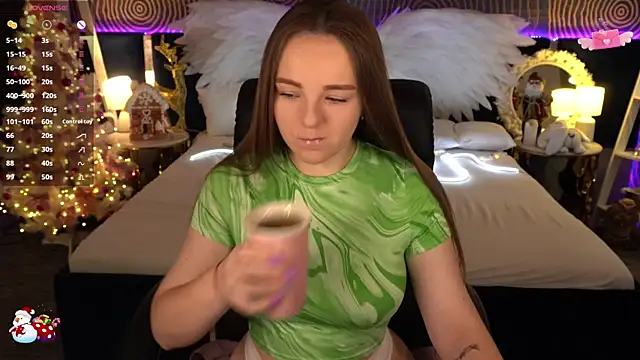 FoxyShy online show from December 20, 2025, 6:42 am