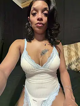 Rakiyahcharms online show from May 30, 2026, 9:28 am